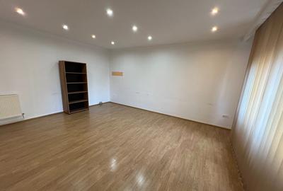 INCHIRIEZ casa 5 camere,pretabila birou,zona Calea Dumbravii - 1