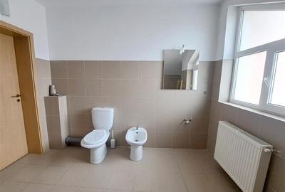 Apartament cu 4 camere decomandat, mobilat în Florești - 18