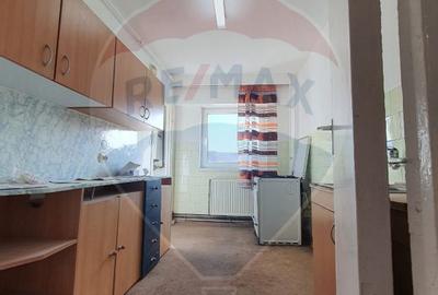 Apartament cu 3 camere decomandat în Vitrometan - 3