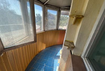 GARA-BCR 3 CAMERE DECOMANDAT 81 MP. 2 BALCOANE, VEDERE PORT, BLOC SOLID AN 1986 - 3