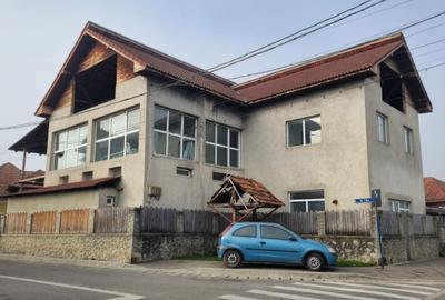 Casă cu 4 camere în Central - 4