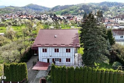 Casă cu 4 camere în Dumirești - 1