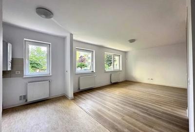 Garsoniera aproape de Mall Coresi, 38mp, loc parcare, 97900Euro - 2