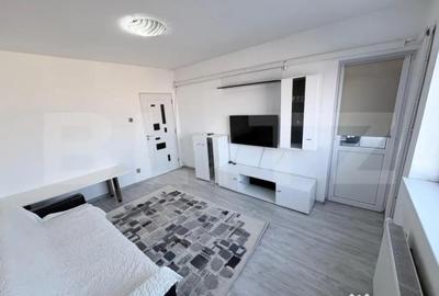 Apartament cu 2 camere decomandat în Micro 15