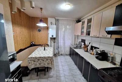Apartament cu 4 camere în Progresul - 5