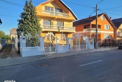 Casă cu 4 camere cu Teren 500 Mp în Central - 3