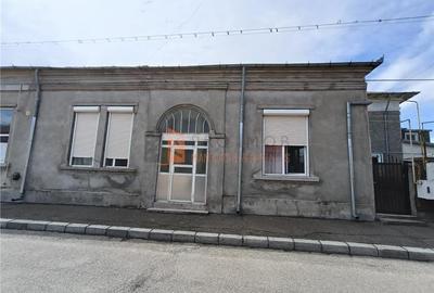 Casă individuală cu 12 camere în Micro 5