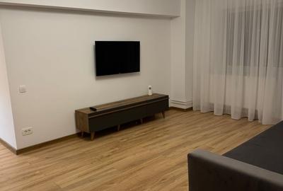 Apartament semidecomandat în 13 Septembrie