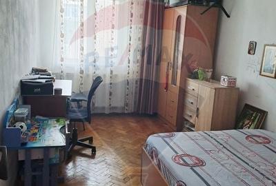 Apartament cu 3 camere de vânzare Str.Ciocarliei/Cartier Traian - 2