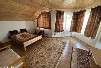 Casă cu 5 camere cu Teren 1200 Mp în Halmeu - 2