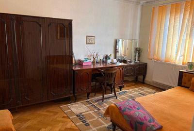 Apartament cu 3 camere decomandat în Micro 5 - 4