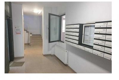 Apartament cu 3 camere semidecomandat în Vitan - 1