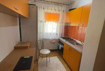 Garsonieră decomandată în Petros - 2