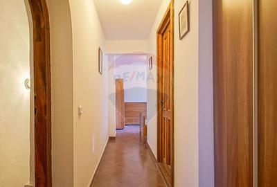 Casă cu 16 camere cu Teren 1368 Mp în Timișu de Sus - 29