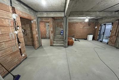 Casă cu Teren 288 Mp în Central - 1