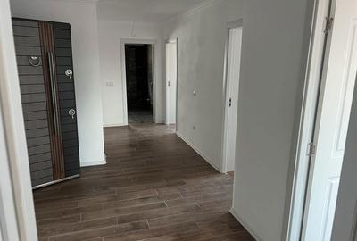 Apartament cu 3 camere decomandat în Central - 1