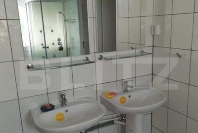 Spațiu comercial, de 688 mp, în Central - 3