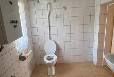 Casă cu Teren 1500 Mp în Turnu - 1