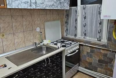 Apartament cu 4 camere semidecomandat în Micro II - 11