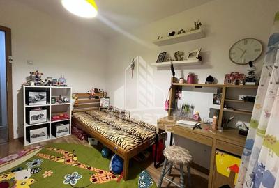 Apartament cu 3 camere,decomandat, 2 bai, etaj intermediar, Girocului - 5