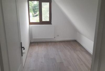 Casă cu 5 camere cu Teren 1480 Mp în Stănești - 4