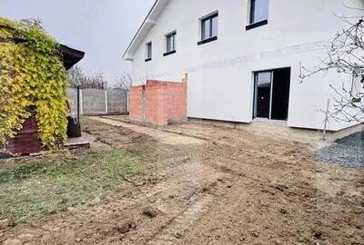 Casă cu 4 camere cu Teren 541 Mp în Central