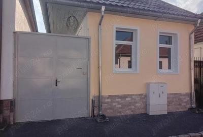 Casă cu 3 camere cu Canalizare în Central - 1