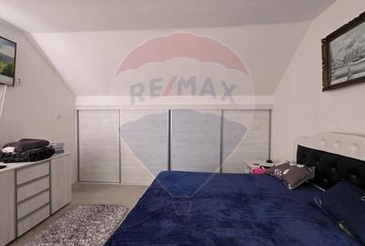 Casa / Vila cu 4 camere de vanzare - 25