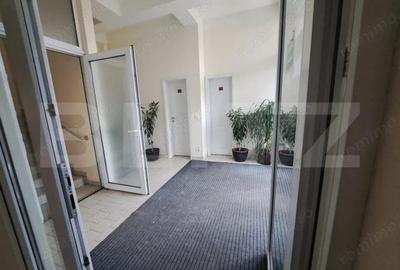 Spațiu comercial, de 900 mp, în Central - 3