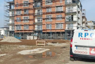 Apartament cu 2 camere decomandat în Fundeni