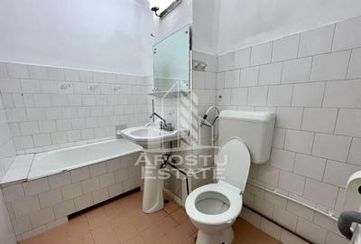 Apartament cu 3 camere, 2 bai, centrala proprie, zona Buz... - 2