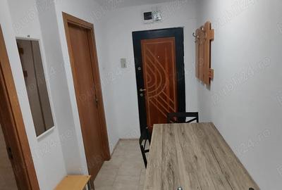 Inchiriez Apartament 2 camere zona comisariat - 1