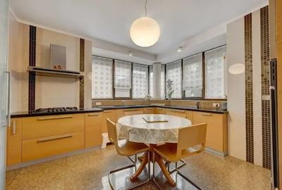 Vila de Lux ideal familie / sediu de firma in zona centrala - 7