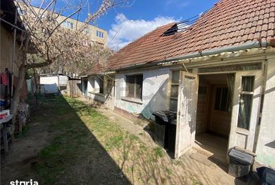 Casă cu 3 camere cu Teren 532 Mp în Central - 1