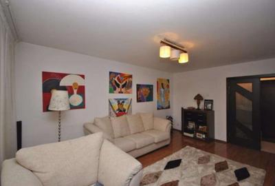 Apartament cu 3 camere decomandat în Tineretului - 1