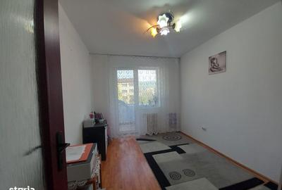 Apartament cu 4 camere decomandat în Republicii - 5