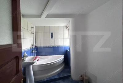 Casă cu 6 camere cu Teren 130 Mp în Central - 3