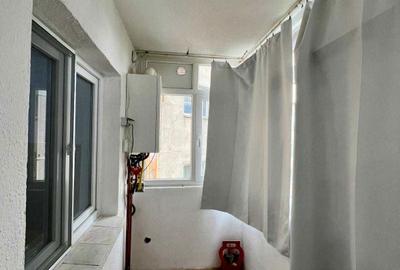 Apartament cu 2 camere decomandat în Rovine - 3
