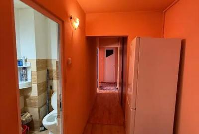 Apartament cu 3 camere decomandat, mobilat în Bogdan Vodă