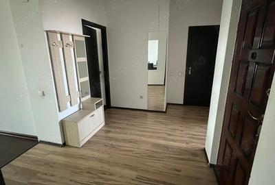 Apartament cu 3 camere decomandat în Central - 1