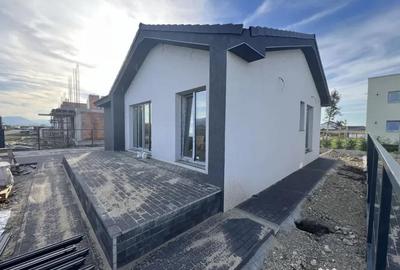 Casă cu 4 camere cu Canalizare în Sânpetru - 6