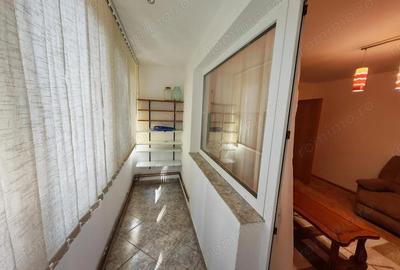 Apartament cu 3 camere semidecomandat în Circumvalațiunii