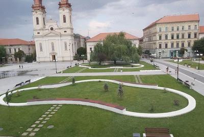 Apartament cu 3 camere semidecomandat în Central