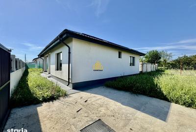 Casă cu 3 camere cu Teren 400 Mp în Domnești - 1