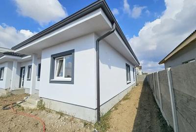 Casă cu 3 camere în Moșnița Nouă - 3