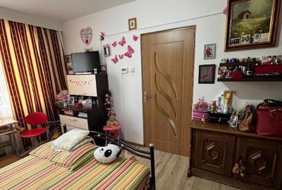 Vand apartament cu 2 camere decomandat - 2