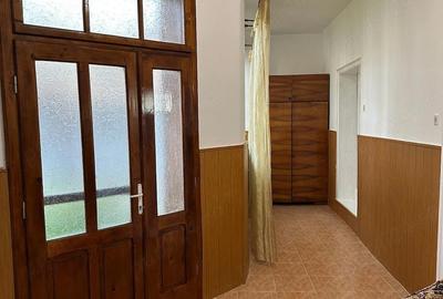 Casă cu 5 camere cu Teren 1440 Mp în Central - 1