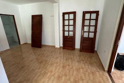 Casă cu 4 camere cu Canalizare în Faleza Nord - 39