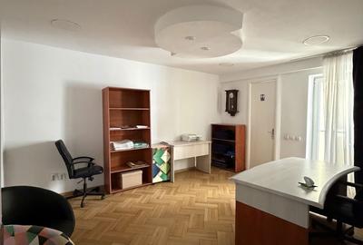 Apartament cu 4 camere decomandat în Calea Călărașilor - 10