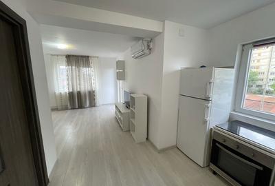 Apartament cu 2 camere semidecomandat în Micro 3 - 15